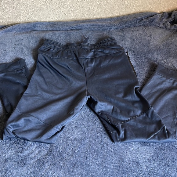 Joggers - Picture 3 of 4